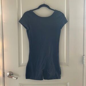 Aritzia TNa workout onzie